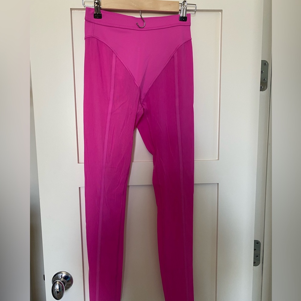 Brittany Allen Peloton Fuchsia Mesh leggings. Small